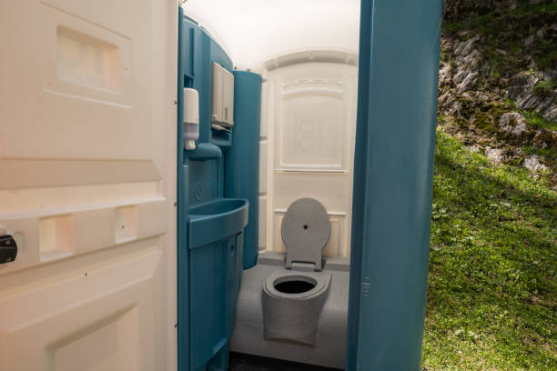 Best Portable restroom trailer rental  in Aurora, IN